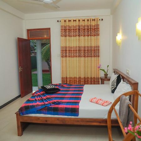 Hasaranga Holiday House Hikkaduwa Luaran gambar